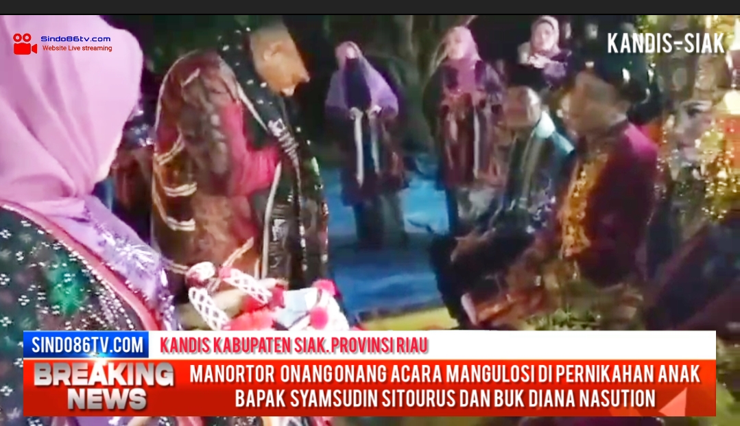 Manortor Onang Onang acara mangulosi di pernikahan anak bapak Syamsudin Sitorus dan buk Diana Nasution