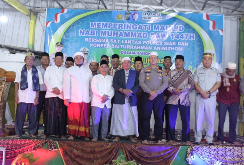 Ponpes Baiturrahman an nizhom gelar peringatan maulid Nabi Muhammad SAW bersama sat lantas polres Siak dalam rangka hari lalu lintas bhayangkara ke 70