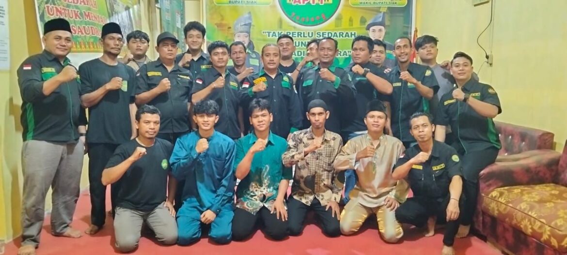Potong kambing wujud syukur  APTT rayakan di terimanya putra Aliansi Bekerja di perusahaan Tualang